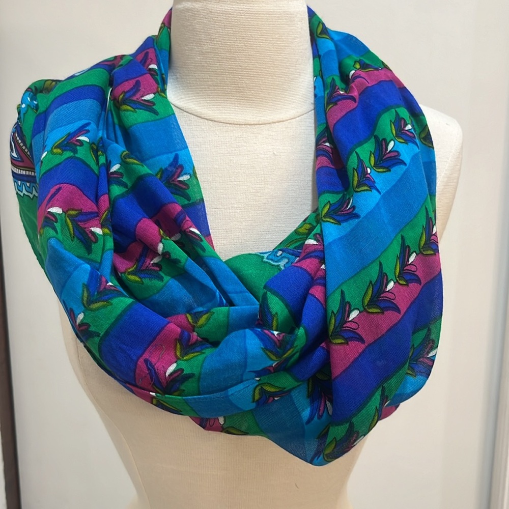 Vera Bradley blue and green paisley print scarf - Picture 14 of 15